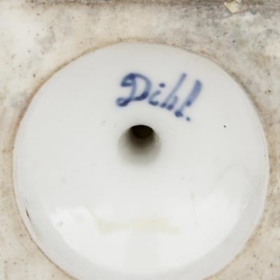 Dihl et Gu rhard et Gu rhard Two Empire period gilt porcelain vases by Dihl et Gu rhard