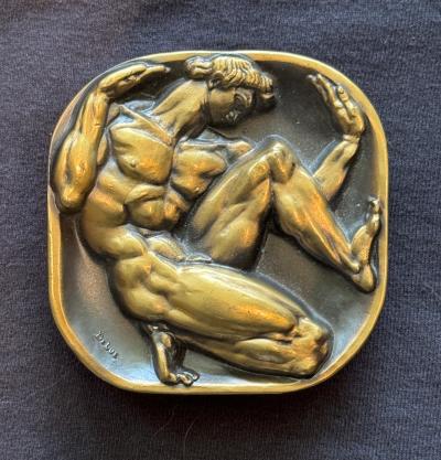 Donald Harcourt De Lue Bursting the Bounds