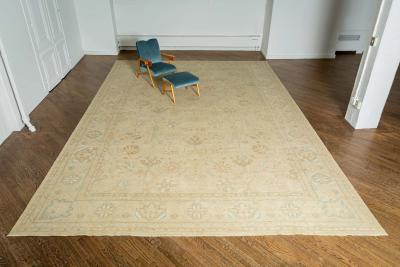 Doris Leslie Blau Collection Modern Traditional Oriental Inspired Wool Rug