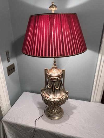 Dorothy Draper EXQUISITE PAIR OF SILVERED NEOCLASSICAL URN PLASTER LAMPS BY DOROTHY DRAPER