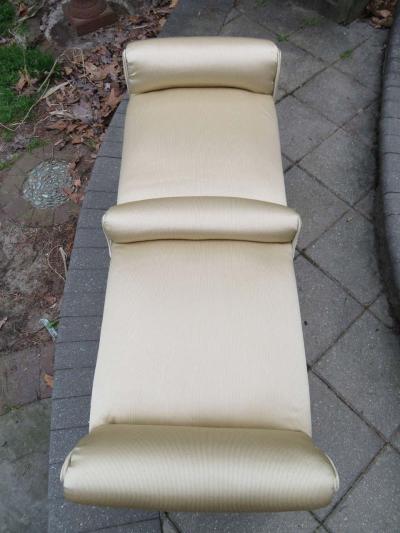 Dorothy Draper Elegant Regency Modern Cabriolet Leg Upholstered Bench Dorothy Draper