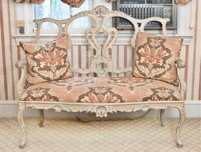 Dorothy Draper Lovely French Louis XV Style Parlor Bench Openwork Backrest Dorothy Draper