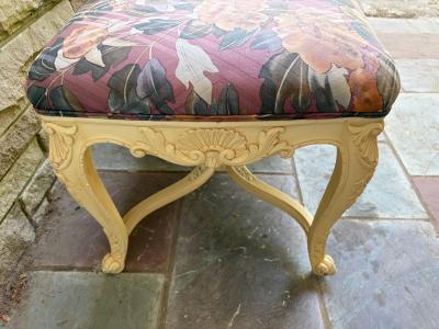 Dorothy Draper Lovely French Provincial Bench Louis XV Cabriole Legs