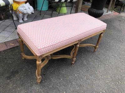 Dorothy Draper Lovely Hollywood Regency Dorothy Draper style Carved Wood Bench