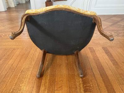 Dorothy Draper Pair of Fancy French Louis XV Refined Fauteuils Chairs Mid Century