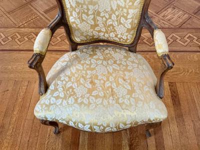 Dorothy Draper Pair of Fancy French Louis XV Refined Fauteuils Chairs Mid Century