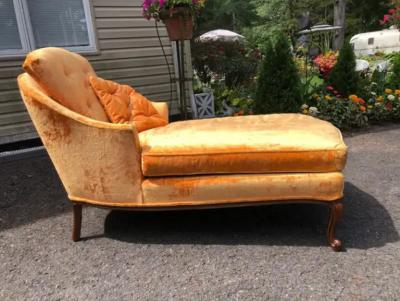Dorothy Draper Sensational Petite French Provincial Chaise Lounge Mid Century