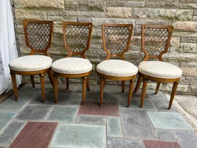 Dorothy Draper Set 6 French Provincial Dining Chairs Featuring Brass Lattice Back Circa 50s