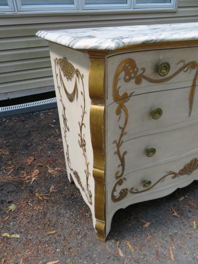 Dorothy Draper Stunning Dorothy Draper style Marble Top Chest Gilt Decoration