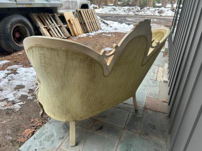 Dorothy Draper Stunning Victorian Style Carved Wood Settee Loveseat Tufted Back