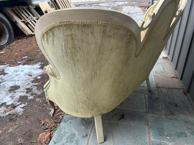 Dorothy Draper Stunning Victorian Style Carved Wood Settee Loveseat Tufted Back