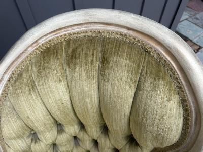 Dorothy Draper Stunning Victorian Style Carved Wood Settee Loveseat Tufted Back