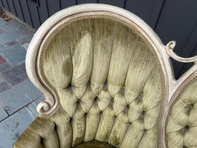 Dorothy Draper Stunning Victorian Style Carved Wood Settee Loveseat Tufted Back