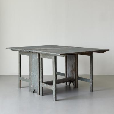 Drop leaf table Sweden 19th century