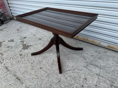 Duncan Phyfe Duncan Phyfe Mahogany Pedestal Side Table