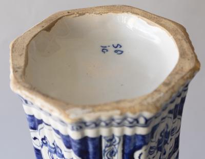 EARLY 18TH CENTURY DUTCH DELFT GARNITURE