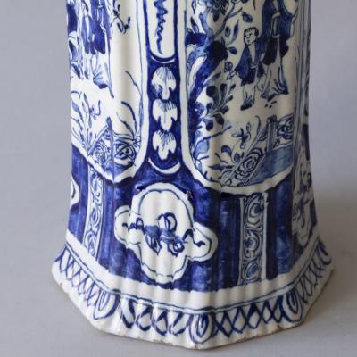 EARLY 18TH CENTURY DUTCH DELFT GARNITURE