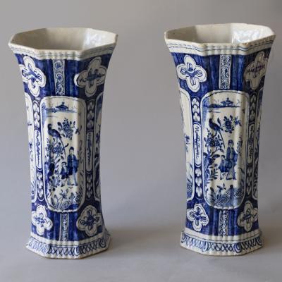 EARLY 18TH CENTURY DUTCH DELFT GARNITURE