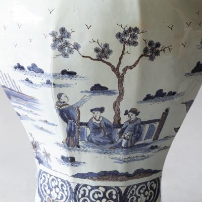 EARLY 18TH CENTURY NEVERS OCTAGONAL LIDDED VASE