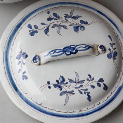 EARLY 19TH CENTURY LARGE TWO HANDLED CACHE POT IN CAMA EU BLEU ROUEN