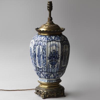 EARLY 19th CENTURY DELFT OCTAGONAL BALUSTER VASE CONVERTED TO A LAMP