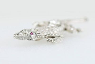 EDWARDIAN LIZARD DIAMOND AND PLATINUM BROOCH