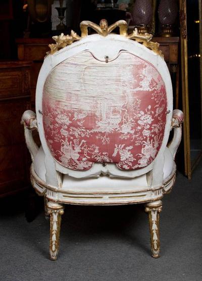ELEGANT GILDED AND WHITE PAINTED UPHOLSTERED ITALIAN LOUIS XVI STYLE ARMCHAIR