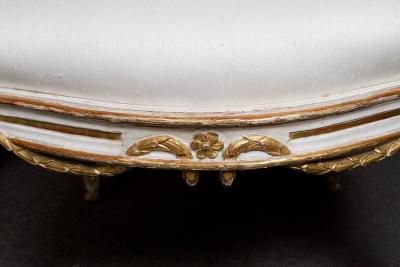 ELEGANT GILDED AND WHITE PAINTED UPHOLSTERED ITALIAN LOUIS XVI STYLE ARMCHAIR