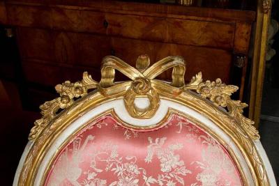 ELEGANT GILDED AND WHITE PAINTED UPHOLSTERED ITALIAN LOUIS XVI STYLE ARMCHAIR