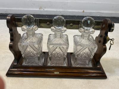 ELEGANT VICTORIAN THREE DECANTER TANTALUS