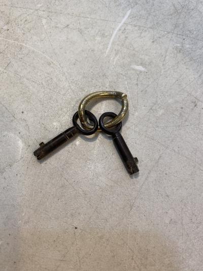 ELEGANT VICTORIAN THREE DECANTER TANTALUS