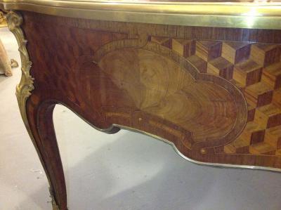 ELEGANTLOUIS XV STYLE MARQUETRY DESK BUREAU PLAT