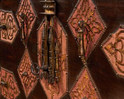 EXCEPTIONAL EARLY 17TH CENTURY SPANISH WALNUT VARGUENO DESK ON STAND