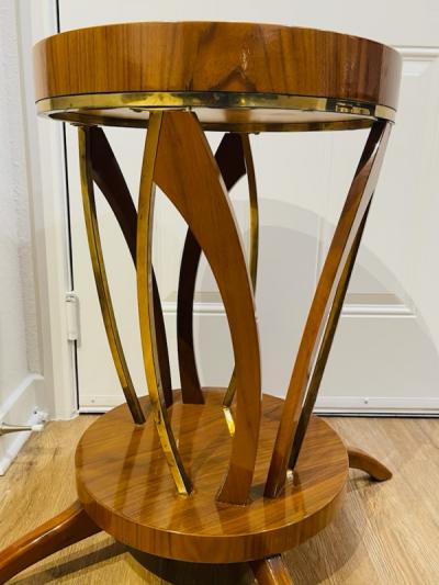 EXCEPTIONAL ITALIAN MID CENTURY LACQUERED WOOD AND BRASS TABLE