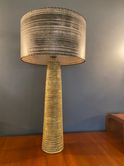 EXCEPTIONAL MODERNIST MID CENTURY STRIPED POTTERY LAMP BY KELBY