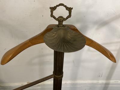 EXTRAORDINARY PAIR OF ITALIAN BRONZE LION HEAD PAW FOOTED CLOTHING VALETS