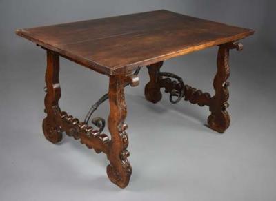 Early 17th century walnut Spanish table with good original patina