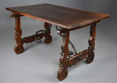 Early 17th century walnut Spanish table with good original patina