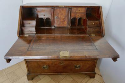 Early 18th Century English Walnut Veneered Stepped Interior Georgian Bureau Desk