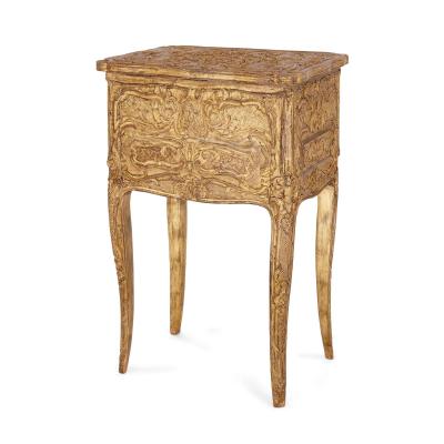 Early 18th Century French R gence period carved giltwood table with mirror