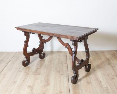 Early 18th Century Italian Fratino Table in Walnut Umbrian Origin
