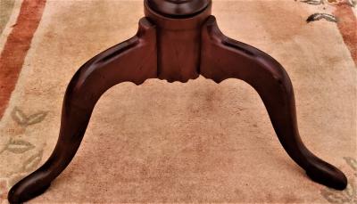 Early 19th Century American Sheraton Tilt Top Table of Neat Proportions