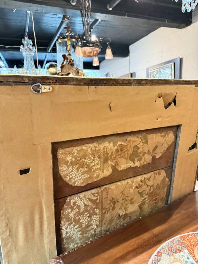 Early 19th Century English Segmented Gilt Carved Wood Mantle Mirror