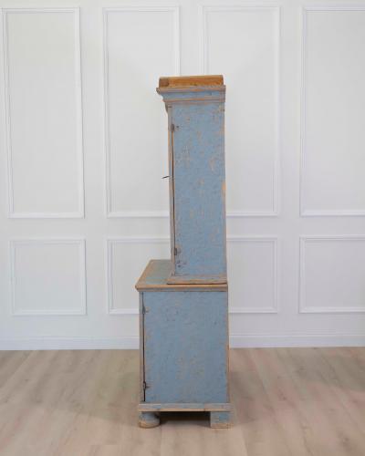 Early 19th Century Rococo Cabinet with Reeded Top Doors
