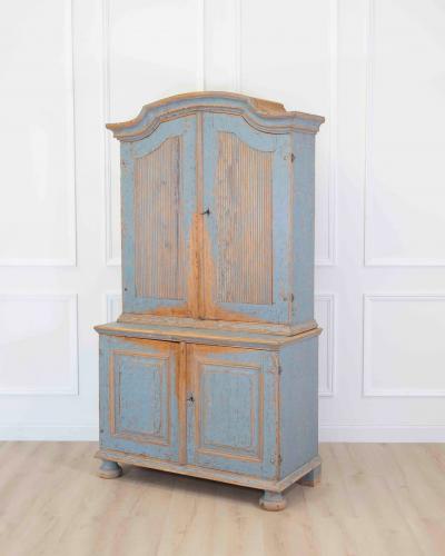 Early 19th Century Rococo Cabinet with Reeded Top Doors