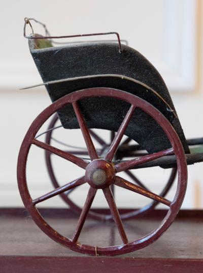 Early 20th Century Carved Wooden Horse and Carriage Model