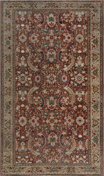 Early 20th Century Colorful Persian Heriz Handwoven Wool Carpet