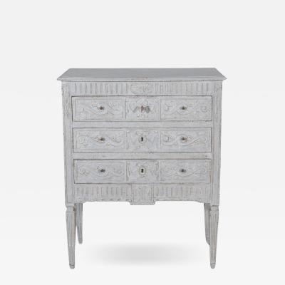 Early 20th Century French Chest of Drawers with Exceptional Craftsmanship