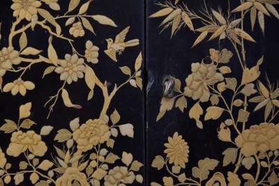 Early 20th century highly decorative Chinese lacquered table cabinet