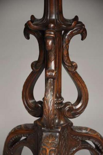 Early 20thc mahogany tilt top tripod table in the Chippendale style